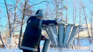 Метеоролог показал, как с помощью ведра измеряется количество осадков