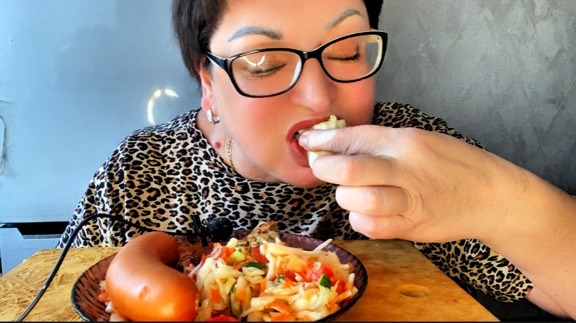 И САРДЕЛЕЧКИ МНЕ МОЖНО!!!ЕМ МНОГО И ХУДЕЮ ! МУКБАНГ смотреть онлайн