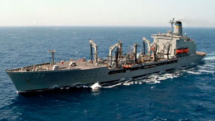 CBS News: иранские катера приблизились к танкеру США в Ормузском проливе смотреть онлайн