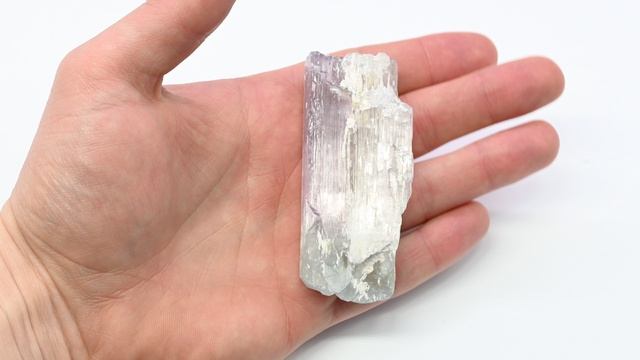 Коллекционный минерал Кунцит, 76*32*21мм, 103г. 2012632