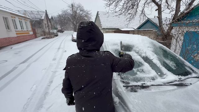 Февраль 2026. Снег снова сыпет.