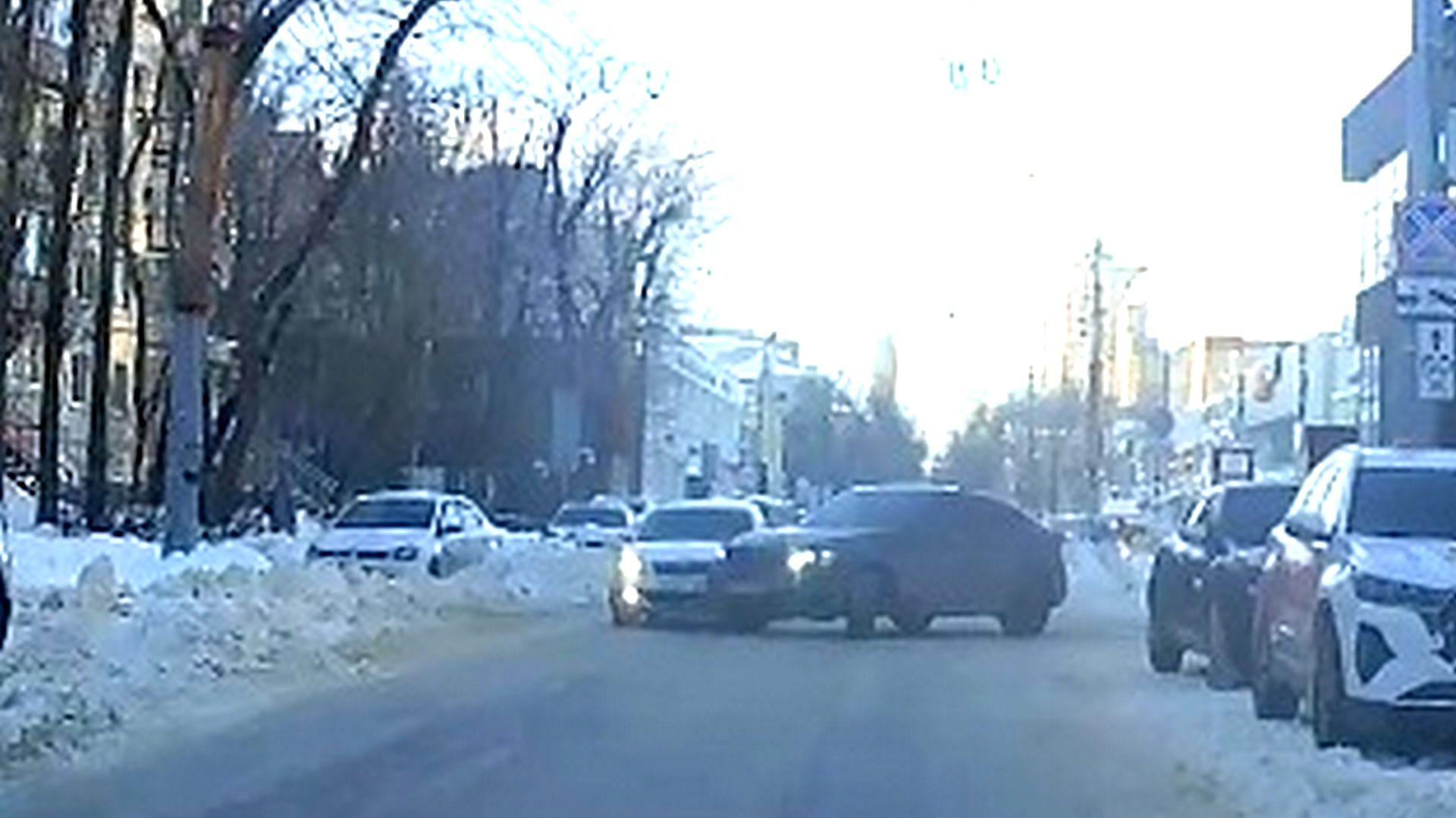 ДТП " крутой тачки" на ровном месте..Как так??)) смотреть онлайн