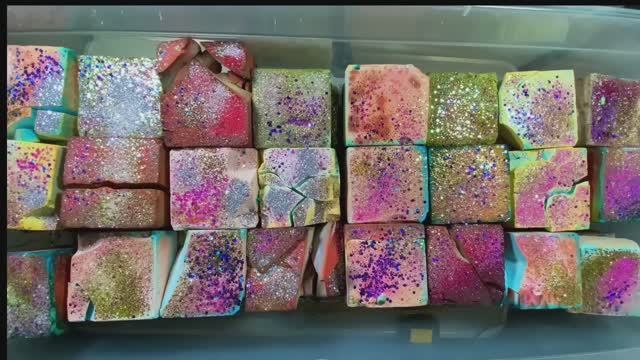 Хрустящий цветной мел 💚 смотреть онлайн