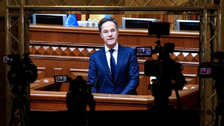 Выступление генсека НАТО проходило в полупустом зале Верховной рады смотреть онлайн