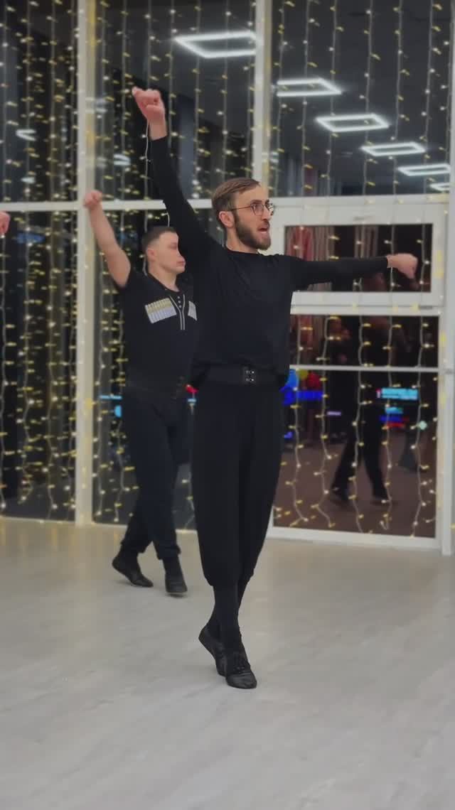 Кавказские танцы для парней и девушек. Лезгинка в Белгороде. Школа танцев Dance Life смотреть онлайн