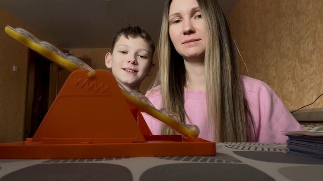 Играем в «жми кричи»/«туда сюда». Настольные игры для детей. смотреть онлайн