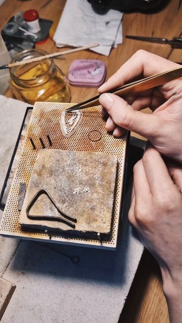 Кулон с аметистом и конём в волшебном лесу