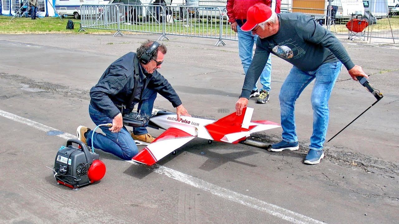 Полёт в шторм. Захватывающее зрелище