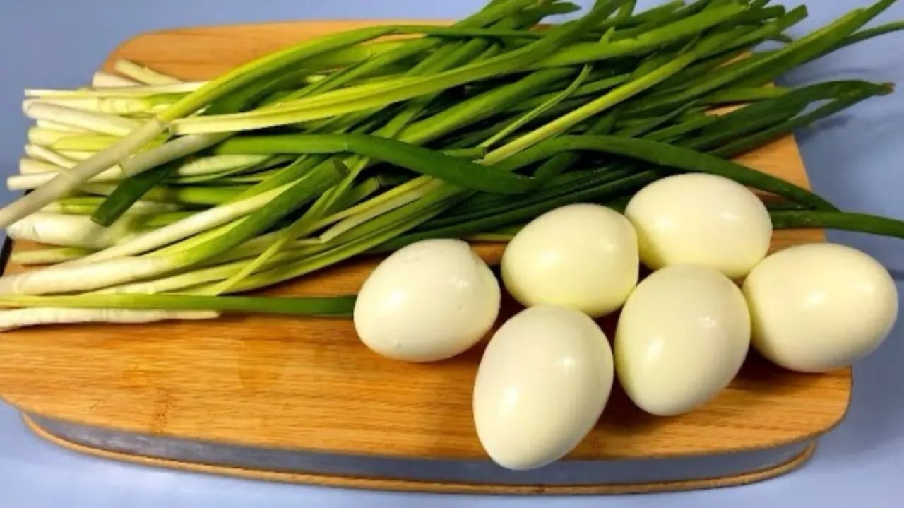 Научил ФЕРМЕР из ДЕРЕВНИ! Три НЕВЕРОЯТНО вкусных и простых рецепта с ВАРЕНЫМИ яйцами! смотреть онлайн