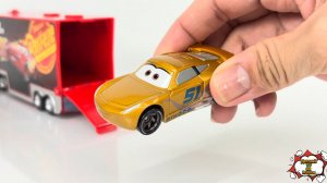 Мультики для детей Тачки Disney Pixar — 24 машинки в трейлере Мака