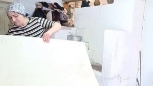 Добралась до старого стола 🤗. Буду восстанавливать. Надо думать, что делать со столешницей...🤔.