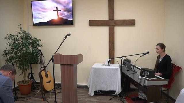 Там они распяли Его