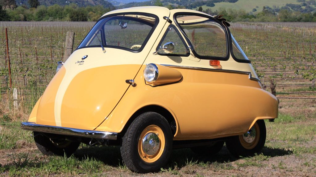 BMW Isetta 1955 года от AR BOX в масштабе 1:64