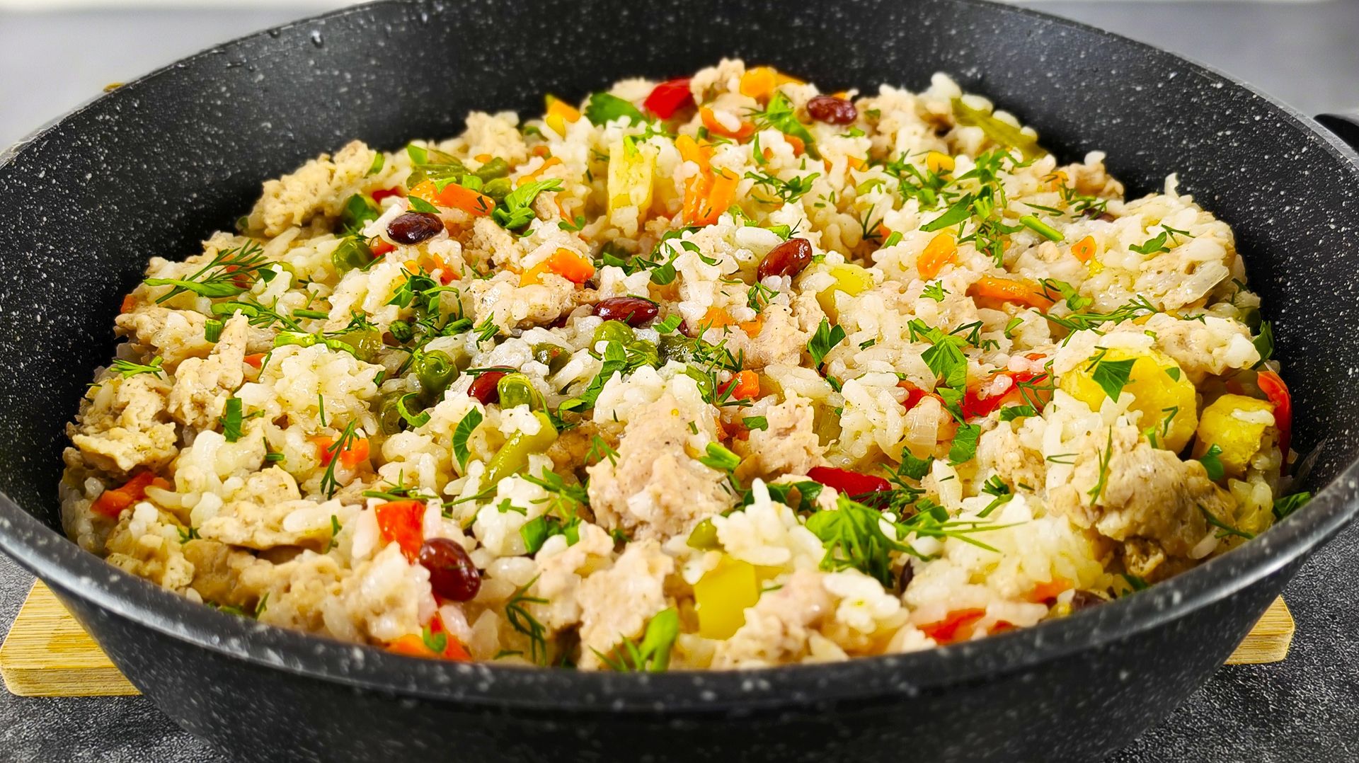 Вкусный ужин из фарша в одной сковороде. Готовится легко и просто смотреть онлайн