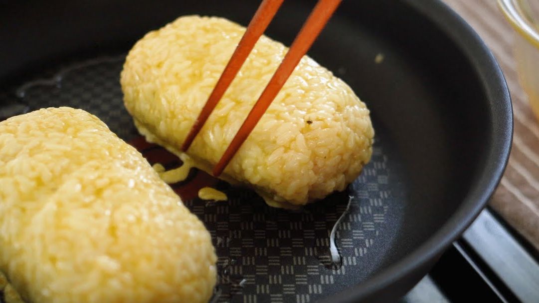 Золотое рисовое яйцо онигири | Еда мира | World Food