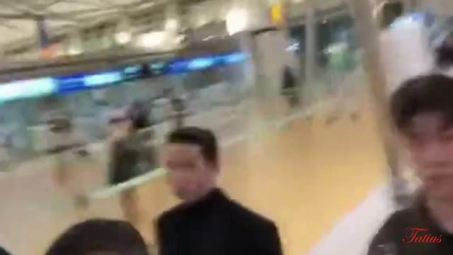 Мемберы BTS отправляются в Дубай, для заграничного расписания. смотреть онлайн