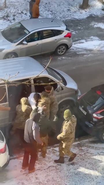 Украинский не доброволец. Город Днепр. смотреть онлайн