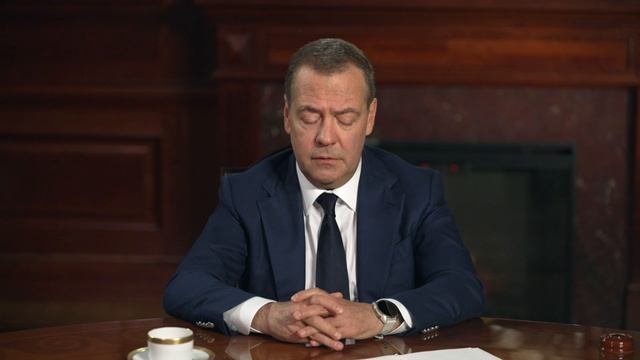 Медведев – чему нам можно поучиться у Северной Кореи смотреть онлайн