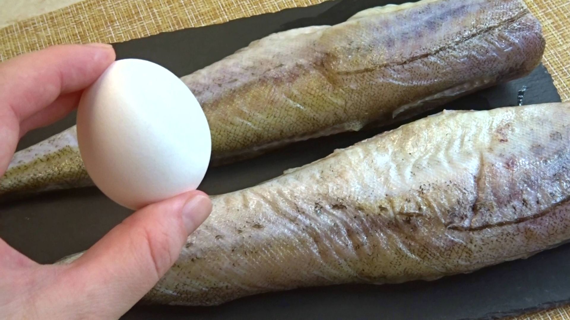 И дорогой рыбы не надо. Бюджетный МИНТАЙ готовлю так, что он ТАЕТ ВО РТУ. Рецепт минтая на сковороде смотреть онлайн