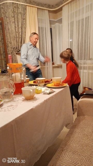 1000008926.mp4 День рождения смотреть онлайн