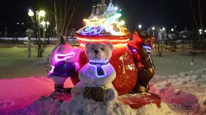 Мешок с подарками из стеклопластика с подстветкой. Новогодняя уличная композиция.
