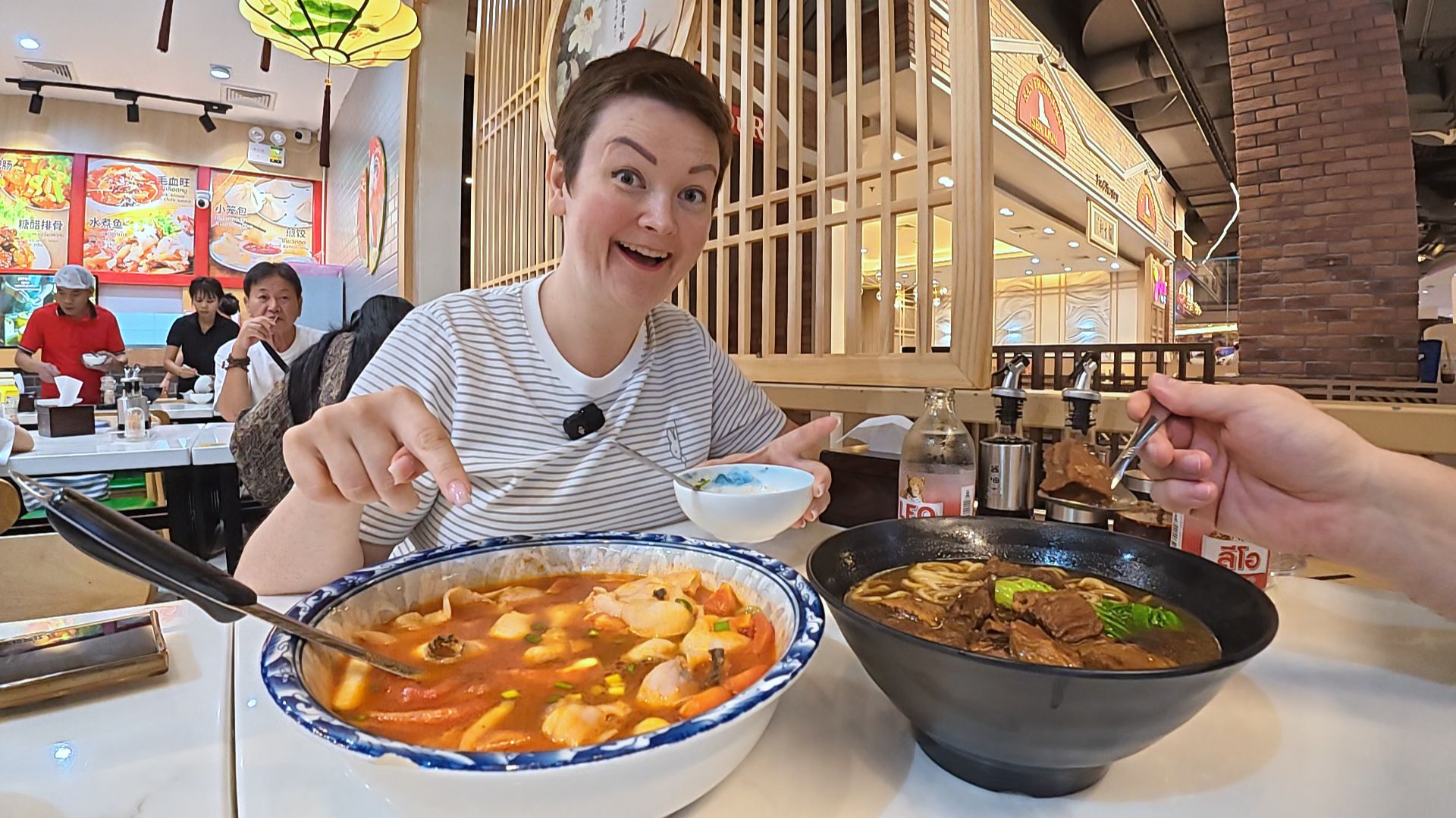 Мукбанг РАЗОРЯЕМ китайское кафе! Едим ТАЗАМИ супы, КУЧА ПЕЛЬМЕШЕК) Где ВКУСНО поесть в Паттайе? Ужин смотреть онлайн