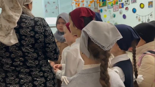 Познавательный обзор музейного уголка Мир народного творчества