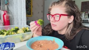 МУКБАНГ ЖРУ БОРЩ КАК СВИН В ПРОЧЕМ КАК ВСЕГДА