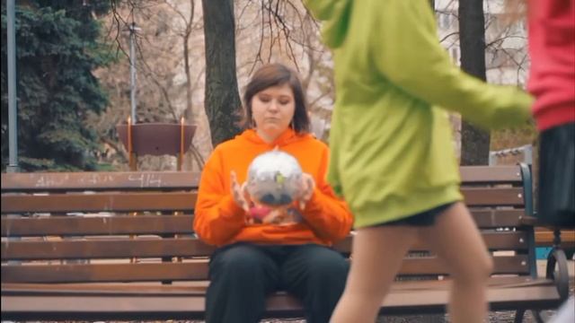 Яркий худи