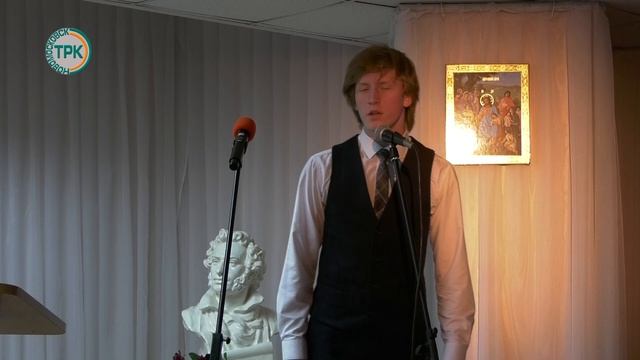 «Немеркнущий свет»: в Новомосковске состоялся конкурс чтецов смотреть онлайн