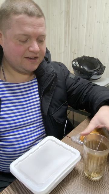 Скудный обед офисного планктона