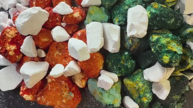 АСМР Мел 💖 UnplainSaneASMR ❤️ Потрясающий хрустящий мел 💚🤍💣 смотреть онлайн