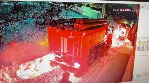 Из-за снега пожарная машина не смогла проехать к горящему дому