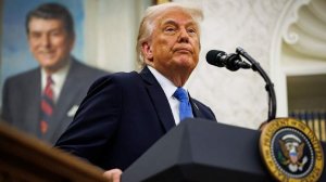 Трамп сообщил о продолжении переговоров США с Ираном