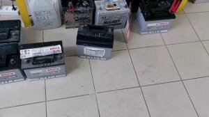 Закрытые  Аккумуляторы. Кипятить или погодить. Срок жизни,  в среднем  3-4 года. Далее - сверлить...