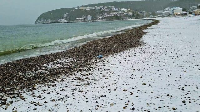 Ну и погодка😎 зима на море бывает разной смотреть онлайн