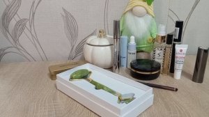 Беру в уход декоративную косметику.