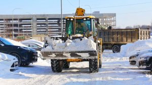 Уборка снега с территорий на контроле администрации округа