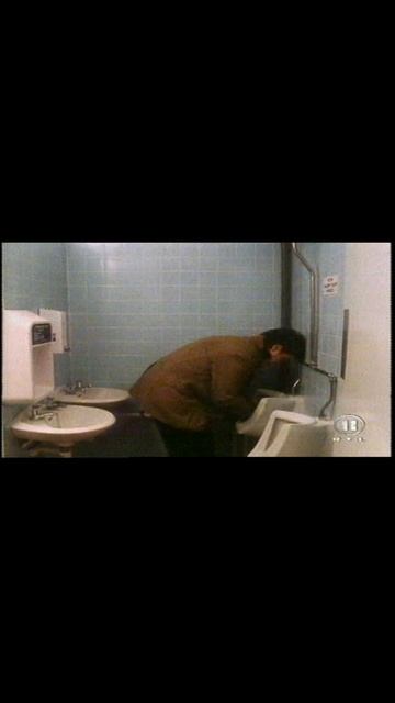 После туалета вымойте руки. Прикольное видео. Старые приколы смотреть онлайн