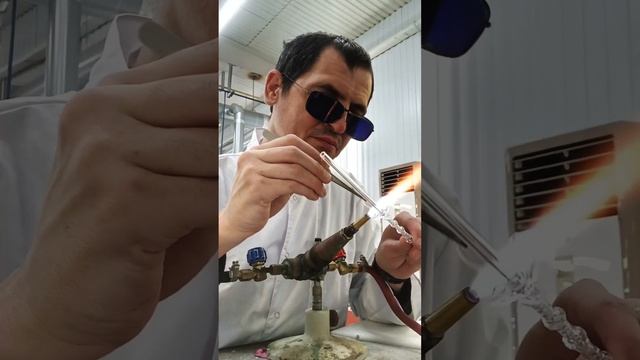 Соединение кварцевой трубки с поддувом