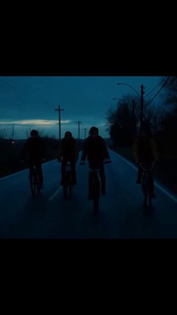 Очень странные дела #детектив #образы #параллельные миры #друзья #сверхъестественное