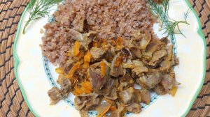 Наивкуснейшее блюдо из куриных желудочков. Потрошки получаются нежными и мягкими.