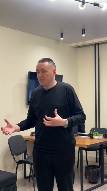 опытный дизайнер