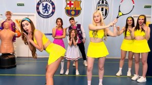 ДЕРЗКИЕ ДЕВЧОНКИ ВЗЯЛИ НОВЕНЬКУЮ в КОМАНДУ ПОДРУЖКИ АМИНЫ ПОПАЛИСЬ! УЧИТЕЛЬ МАКС ОСТАЛСЯ ОДИН КАМПУС