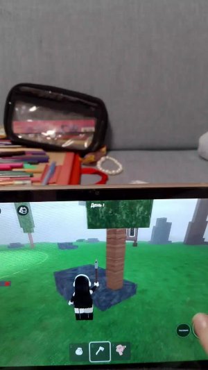 Играю в 99 ночей в лесу