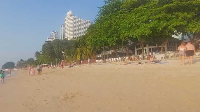 Отель Long Beach Garden Hotel .Пляж и бассейн .Паттайя .Таиланд смотреть онлайн