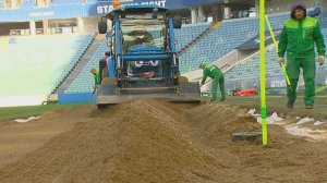 Газон стадиона фишт готовят к возобновлению сезона рпл