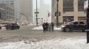 ВЫЖИТЬ В МЕТЕЛЬ 🌨️ Прогулка по занесенному снегом центру Чикаго