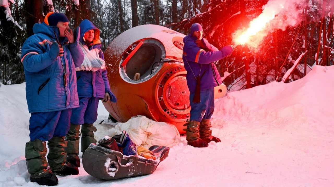 Совместную тренировку по выживанию в зимнем лесу провели российские и американские космонавты смотреть онлайн