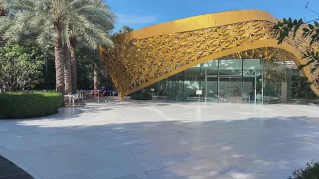 ОАЭ 🇦🇪 Шарджа .Парк Al Noor Island جزيرة النور 🦋Завтрак с панорамным видом Отель Golden Tulips